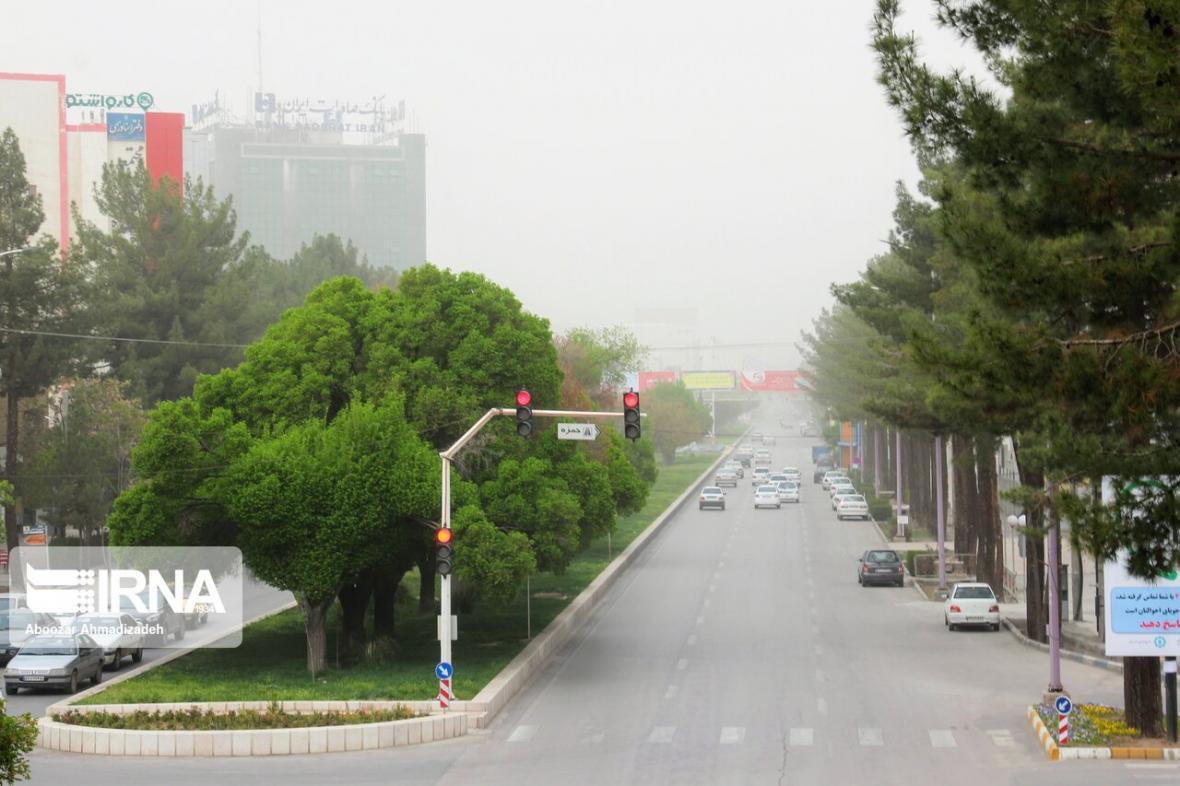 خبرنگاران نخستین ایستگاه سنجش آلودگی هوا در لامرد به بهره برداری رسید